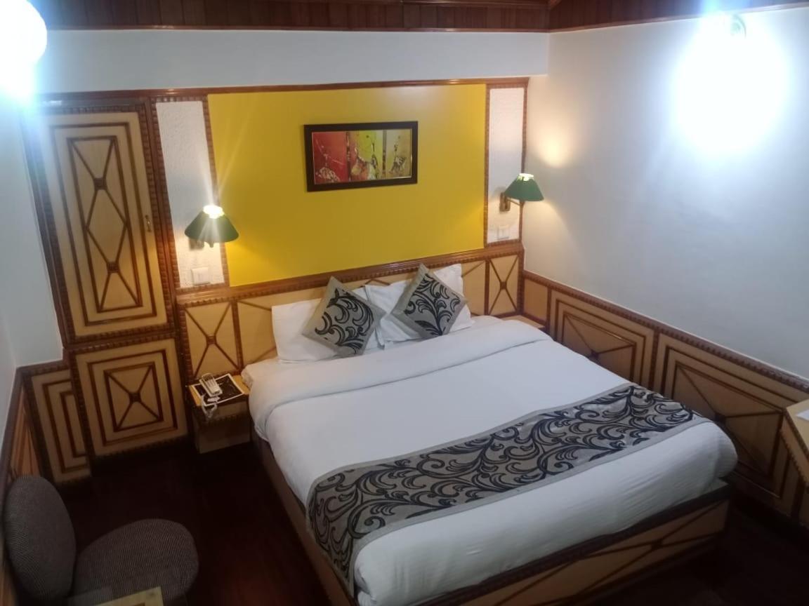 Hotel Sangeet Shimla Buitenkant foto